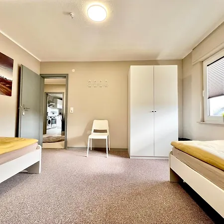 Apartament - Schoene Mit Balkon