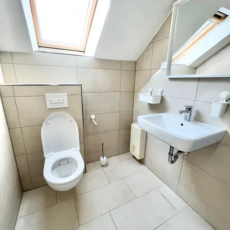 Apartament - Schoene Mit Balkon *