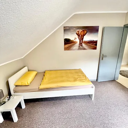 - Schoene Mit Balkon * Paderborn