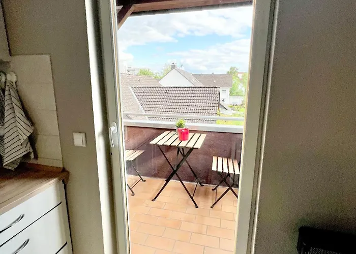 Lejlighed - Schoene Mit Balkon *