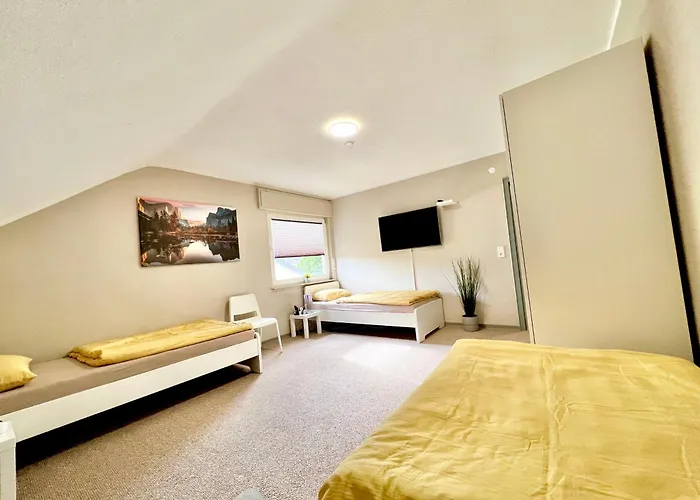 - Schoene Mit Balkon