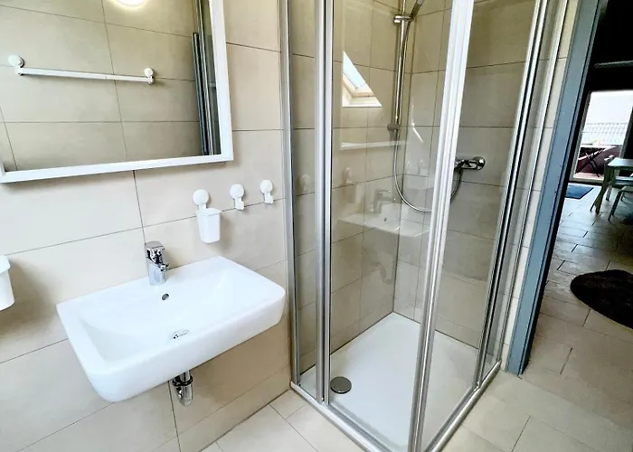 - Schoene Mit Balkon Lejlighed *