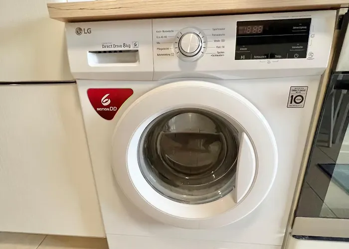 - Schoene Mit Balkon Lejlighed *