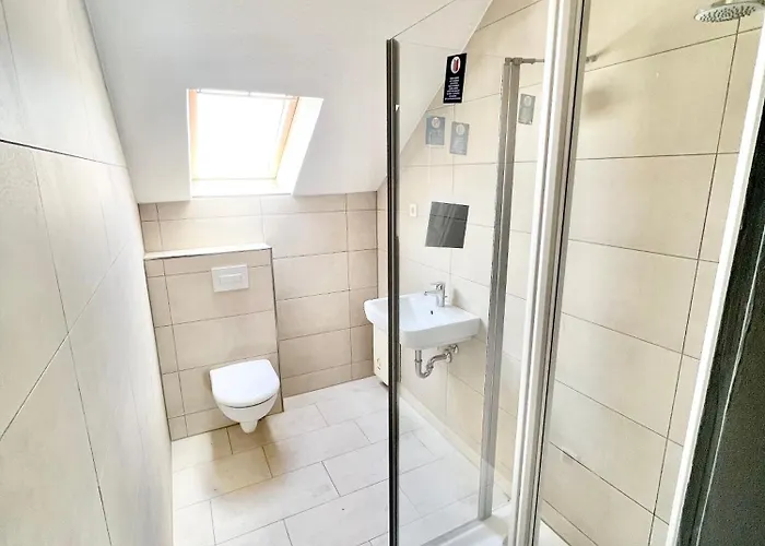 - Schoene Mit Balkon *